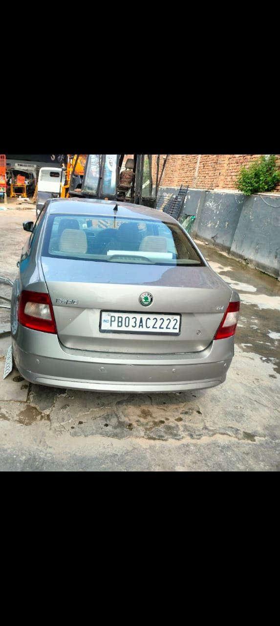 Skoda Rapid(2011-2014) Ambition 1.6 Tdi Cr Mt